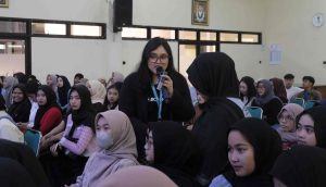 UNISRI Career Center Gelar Seminar Kewirausahaan Digital Cash Stuffing, Ini yang Diperoleh