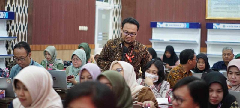 Politeknik Indonusa (POLINUS) Surakarta Gandeng University Kuala Lumpur Malaysia Gelar Workshop AI