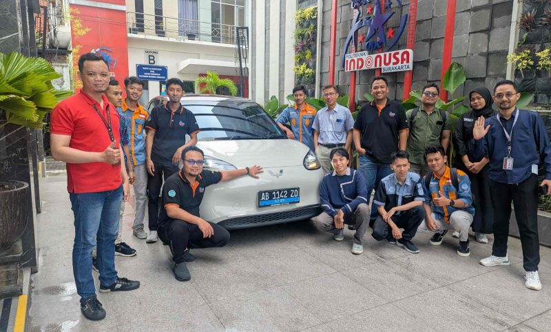 Mahasiswa Polinus Surakarta Ikuti Test Drive Bersama Mobil Listrik Wuling