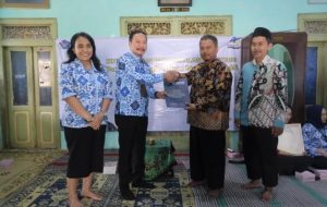 Peringati Lustrum ke-9, Rektor UNISRI Surakarta Kunjungi Rumah Pahlawan Slamet Riyadi